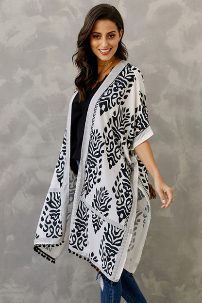 Cardigan imprimé kimono à pompons "Station balnéaire"