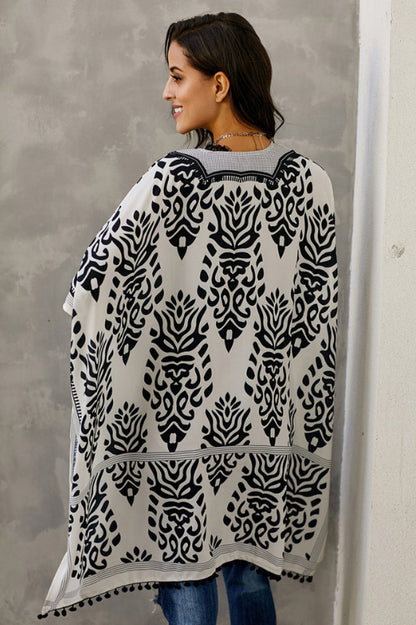 Cardigan imprimé kimono à pompons "Station balnéaire"