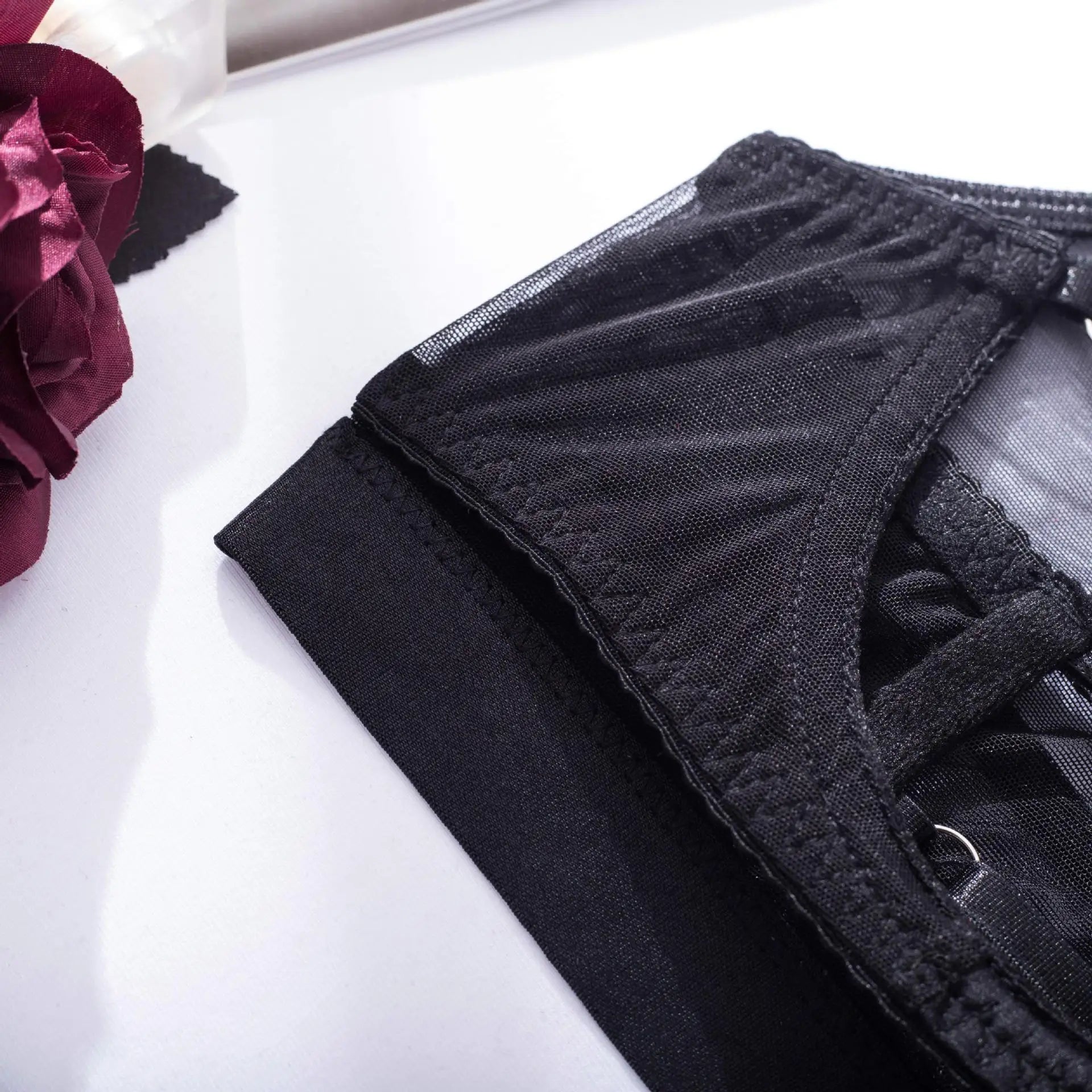 Komplet bielizny z metalową obręczą