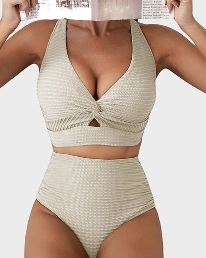 Ensemble bikini taille haute texturé noué sur le devant