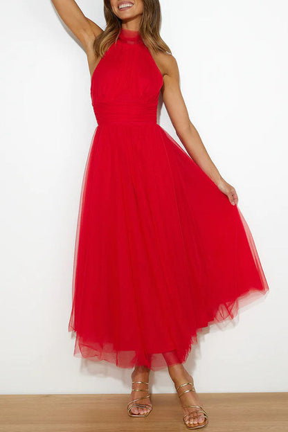 Halter Neck Formal Dress with Fitted Bodice and Flowing Skirt for Weddings