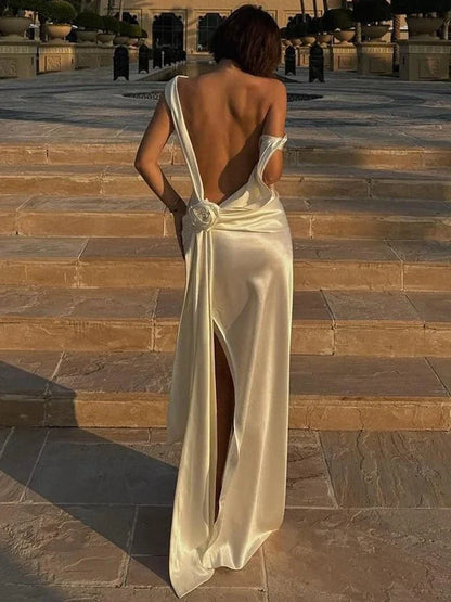 Robe longue en satin dos nu et fendue