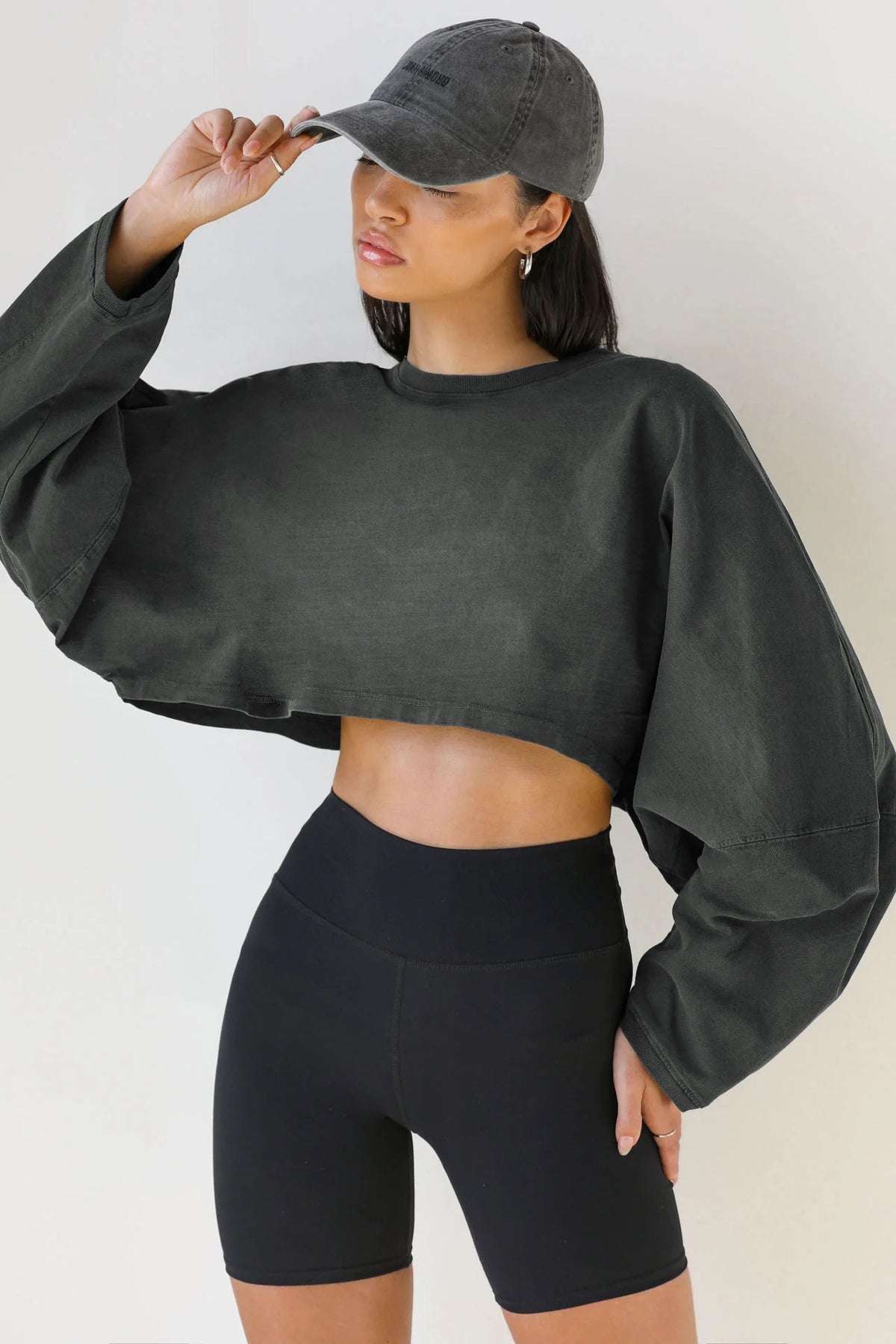 Women's Cropped Sweatshirt Oversized Long Sleeve Pullover Crew Neck Athletic Crop Top Casual Streetwear