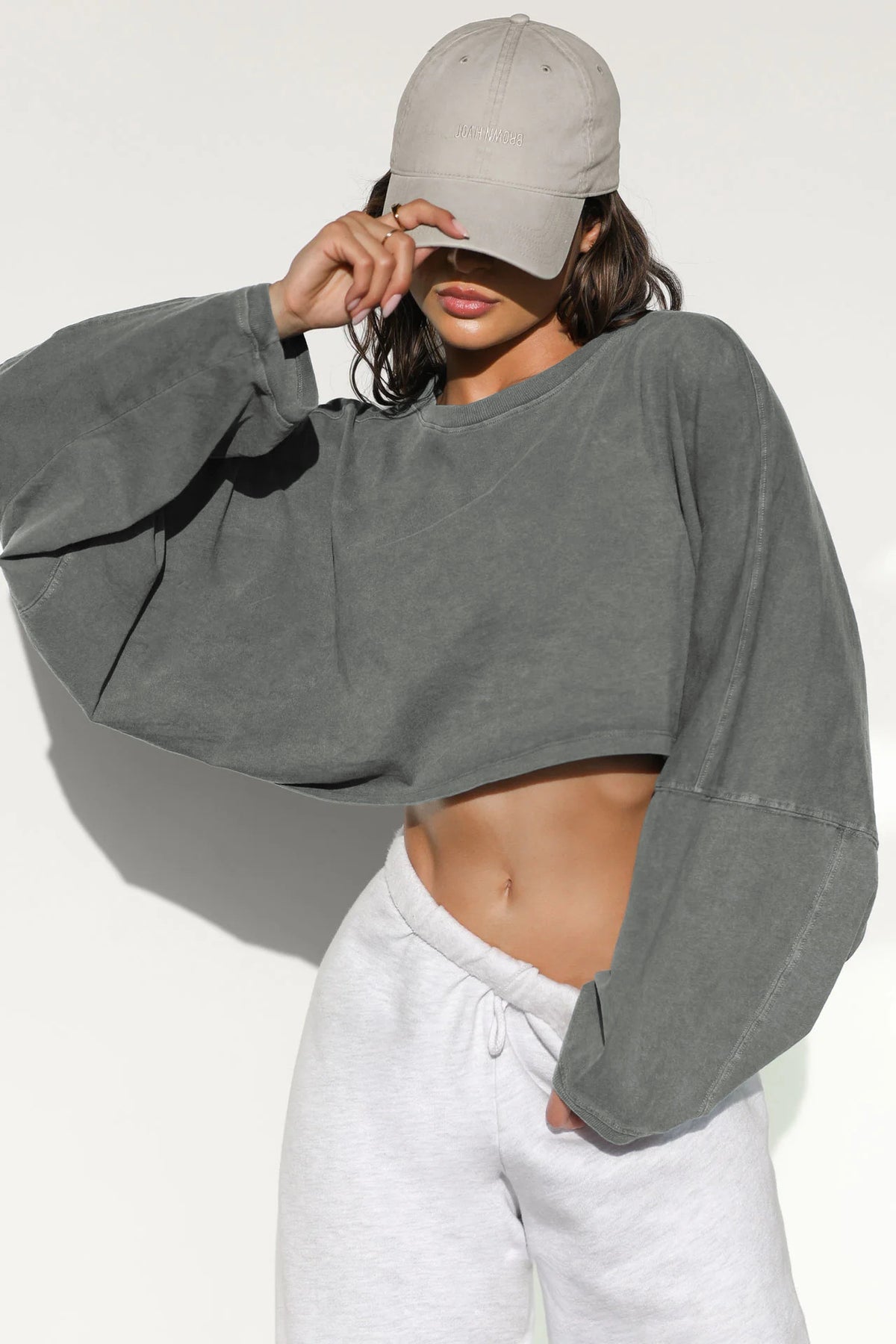 Women's Cropped Sweatshirt Oversized Long Sleeve Pullover Crew Neck Athletic Crop Top Casual Streetwear