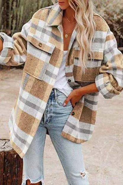 Manteau ample en laine à carreaux et revers pour femme