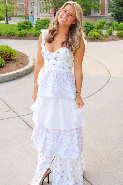Robe étagée à imprimé floral et encolure en cœur