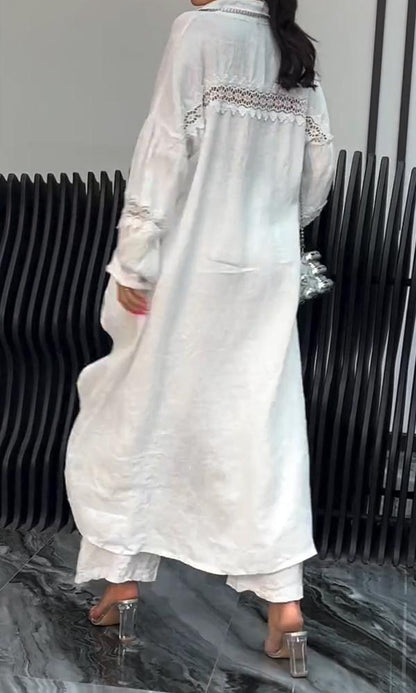 Zweiteiler aus Leinen für Damen: Hemd mit Rückenausschnitt und Hose