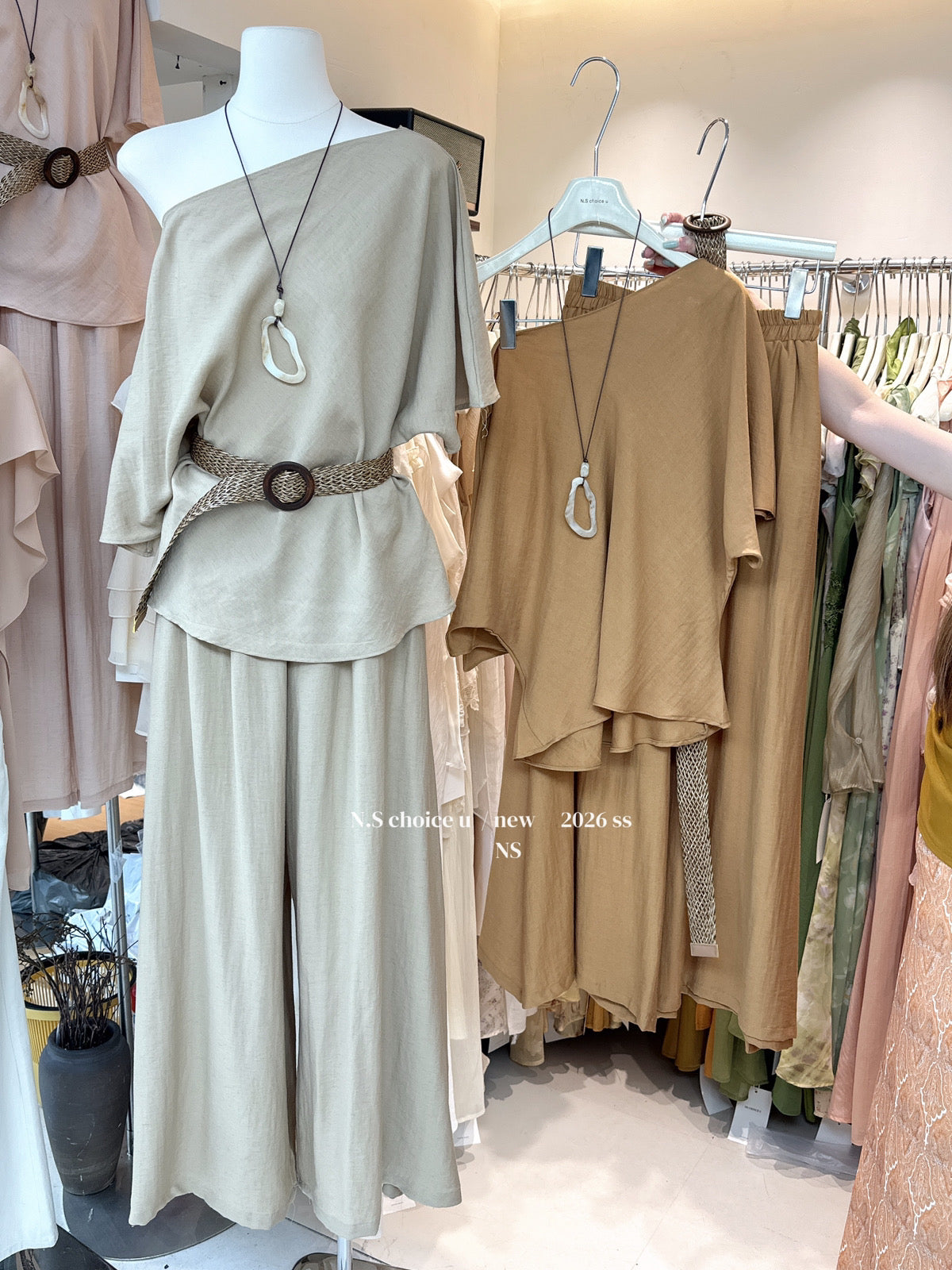 Women's Off-Shoulder Batwing Top Wide-Leg Pants Two-Piece Set with Belt Necklace Summer Vacation Casual Outfit - Seldom Seen Styles