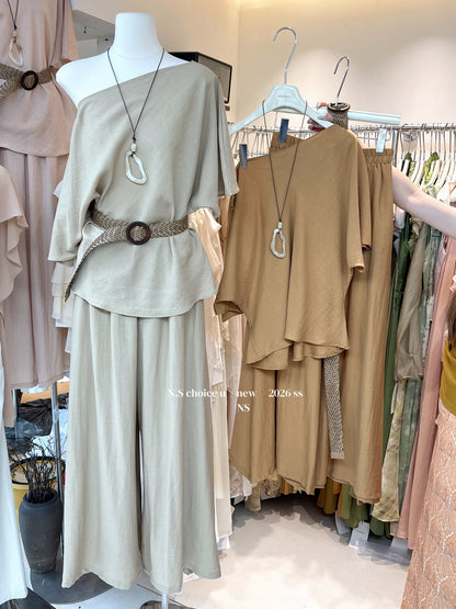 Women's Off-Shoulder Batwing Top Wide-Leg Pants Two-Piece Set with Belt Necklace Summer Vacation Casual Outfit