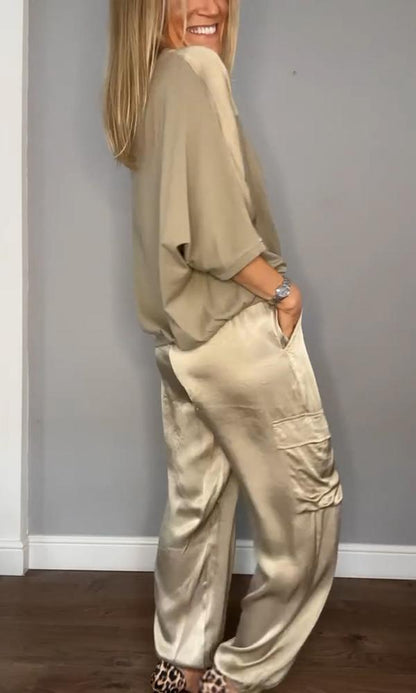 Damen-Anzug, zweiteilig, aus glattem Satin, halbärmliges Oberteil und Hose