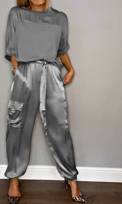 Damen-Anzug, zweiteilig, aus glattem Satin, halbärmliges Oberteil und Hose