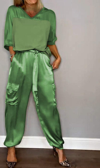 Damen-Anzug, zweiteilig, aus glattem Satin, halbärmliges Oberteil und Hose