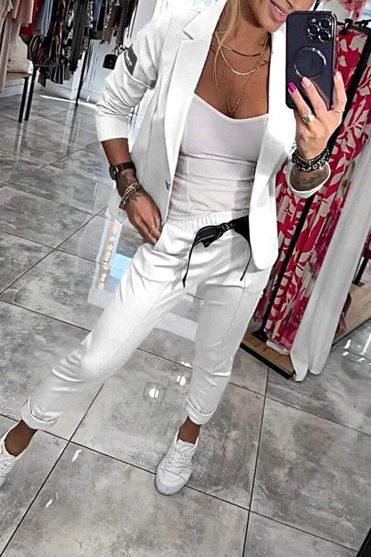 Damen-Jacke und elastische Hose Zweiteiler