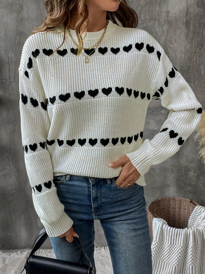 Womens Sweater Round Neck Tops 2025 Trendy White Contrast Heart Pattern Crew Neck Sweater