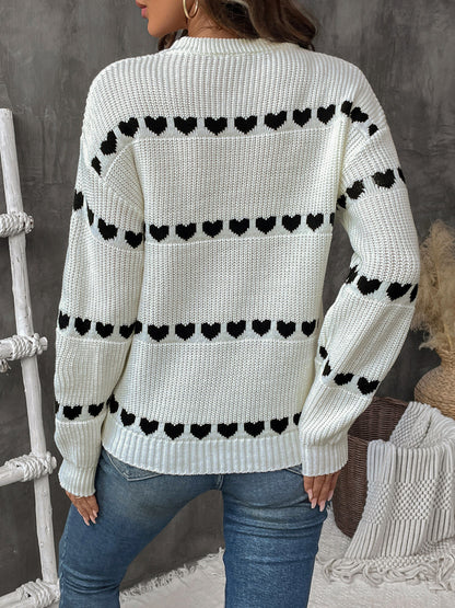 Womens Sweater Round Neck Tops 2025 Trendy White Contrast Heart Pattern Crew Neck Sweater