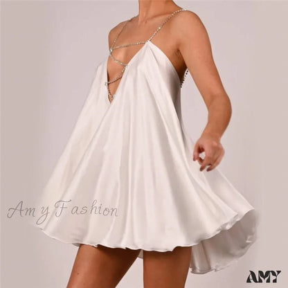 Amy Fashion - Uni Hohl V-Ausschnitt A-Linien Mini-Kleid mit ausgestelltem Rock
