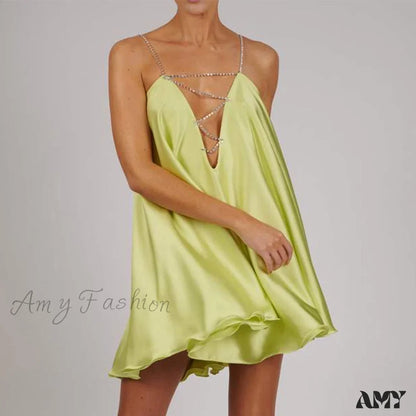 Amy Fashion - Uni Hohl V-Ausschnitt A-Linien Mini-Kleid mit ausgestelltem Rock