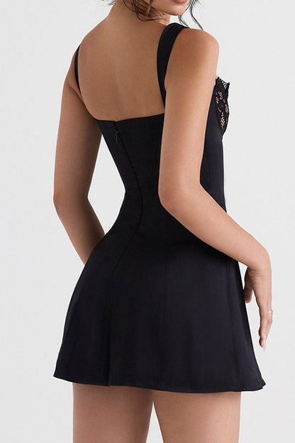 Glänzendes Satin-Minikleid mit Blumenmuster, Spitze und Bindedetail vorne - Schwarz