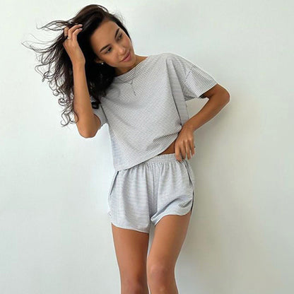 Zweiteiliges Pyjama-Set für Damen mit gestreiftem Print, überschnittenen Schultern und Wickelshorts, bequemes Pyjama-Set mit kurzärmligem T-Shirt und Shorts mit elastischer Taille, Lounge-Sets für den Schulanfang, Pyjama-Sets für Damen, Herbstkleidung
