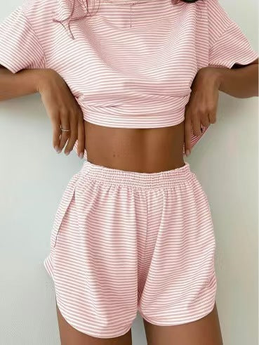 Zweiteiliges Pyjama-Set für Damen mit gestreiftem Print, überschnittenen Schultern und Wickelshorts, bequemes Pyjama-Set mit kurzärmligem T-Shirt und Shorts mit elastischer Taille, Lounge-Sets für den Schulanfang, Pyjama-Sets für Damen, Herbstkleidung
