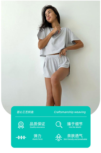 Zweiteiliges Pyjama-Set für Damen mit gestreiftem Print, überschnittenen Schultern und Wickelshorts, bequemes Pyjama-Set mit kurzärmligem T-Shirt und Shorts mit elastischer Taille, Lounge-Sets für den Schulanfang, Pyjama-Sets für Damen, Herbstkleidung