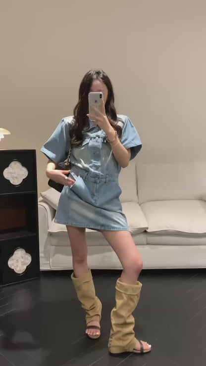 Women's Light Blue Washed Denim Short Sleeve Lapel Collar Silver Button Mini Dress Waist Cinching Dual Chest Pockets Side Pockets S M